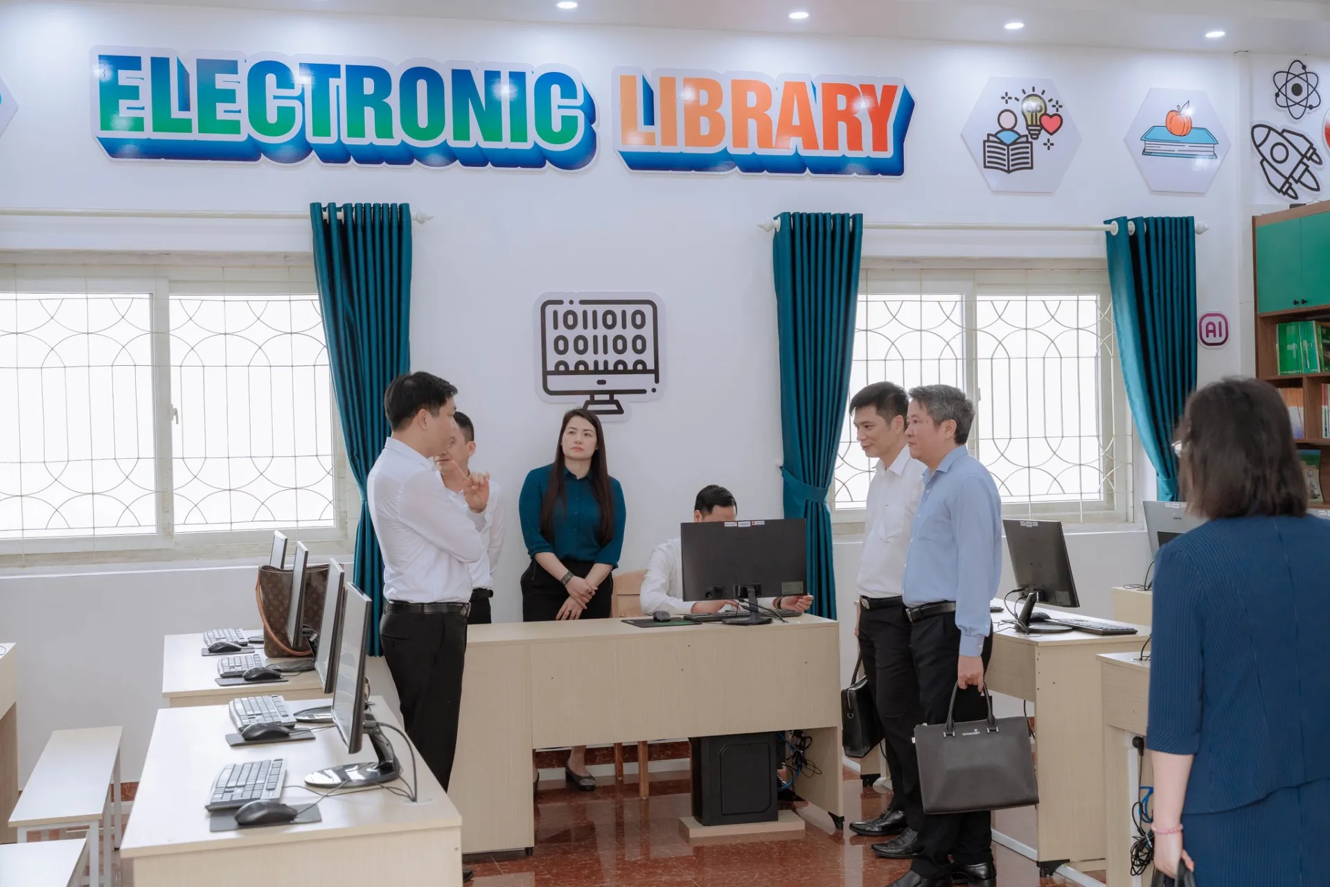 Hội đồng nhân dân Thành phố Hải Phòng giám sát chuyên đề việc thực hiện chính sách, pháp luật về giáo dục và đào tạo trên địa bàn thành phố, giai đoạn 2020-2024 đối với trường THPT Thăng Long 2 3