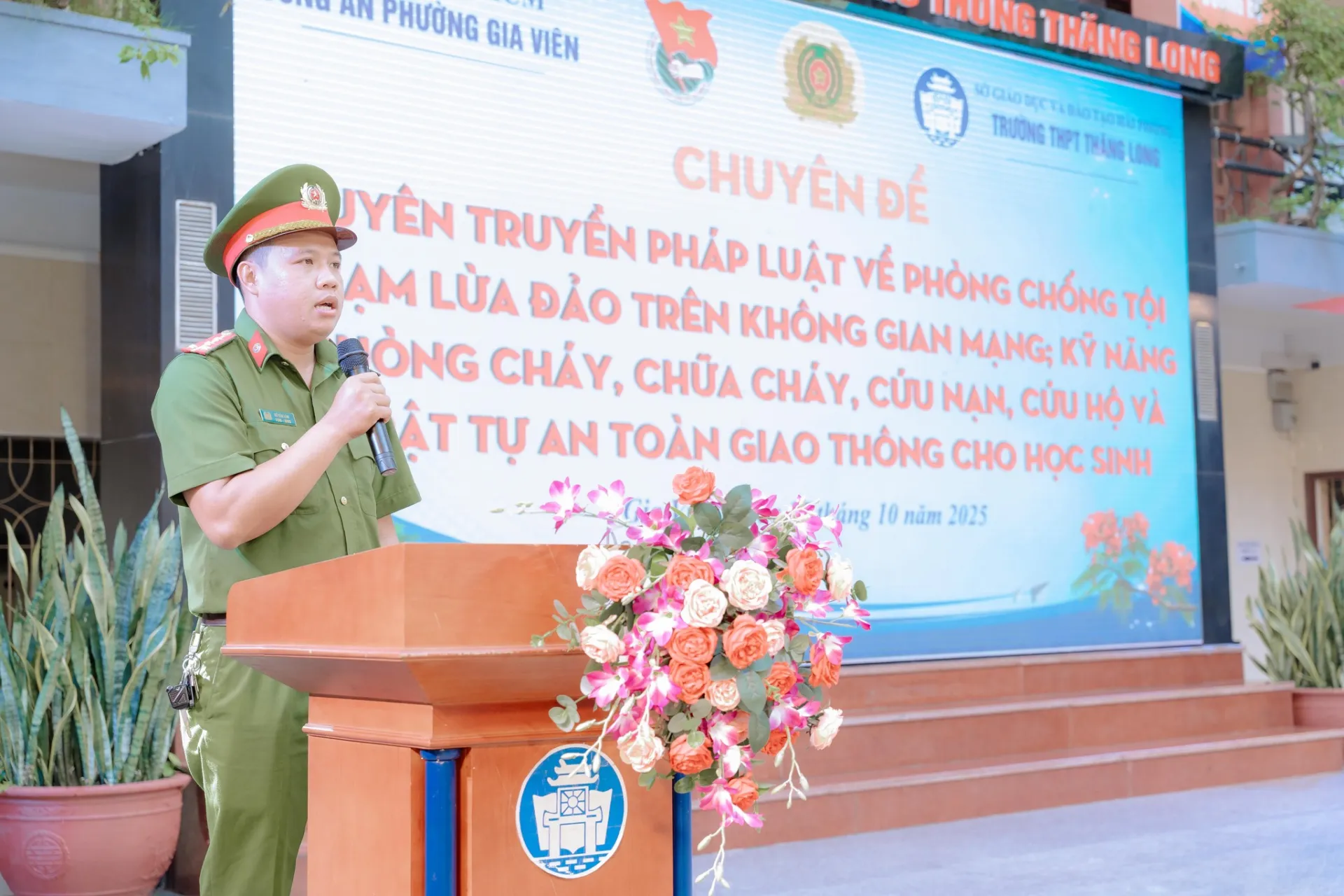 CHƯƠNG TRÌNH KỶ NIỆM 95 NGÀY PHỤ NỮ VIỆT NAM (20/10/1930-20/10/2025) VÀ TUYÊN TRUYỀN PHÁP LUẬT VỀ PHÒNG CHỐNG TỘI PHẠM LỪA ĐẢO TRÊN KHÔNG GIAN MẠNG, KỸ NĂNG PCCC, CỨU HỘ CỨU NẠN VÀ TRẬT TỰ ATGT CHO HS 10 11 1