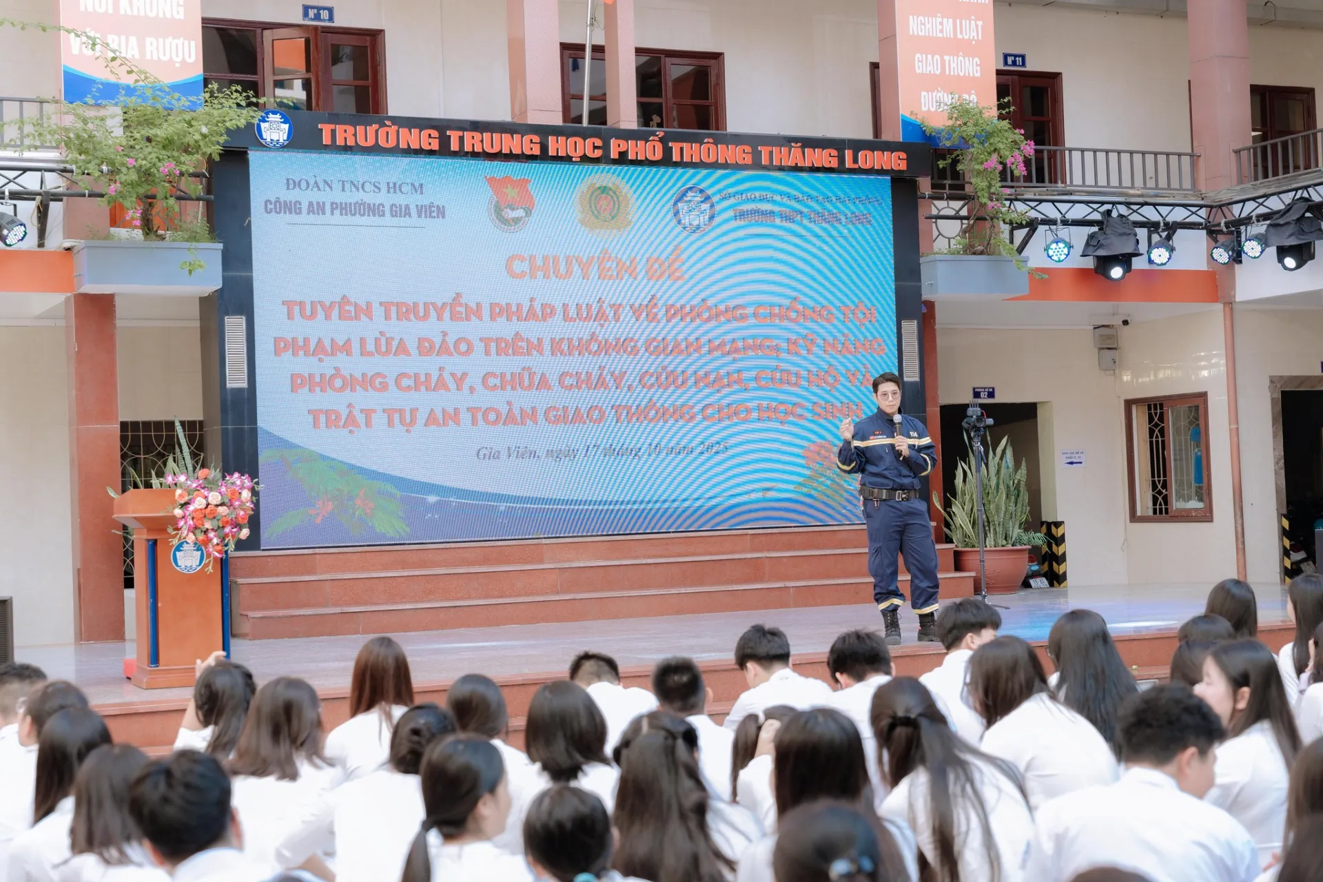 CHƯƠNG TRÌNH KỶ NIỆM 95 NGÀY PHỤ NỮ VIỆT NAM (20/10/1930-20/10/2025) VÀ TUYÊN TRUYỀN PHÁP LUẬT VỀ PHÒNG CHỐNG TỘI PHẠM LỪA ĐẢO TRÊN KHÔNG GIAN MẠNG, KỸ NĂNG PCCC, CỨU HỘ CỨU NẠN VÀ TRẬT TỰ ATGT CHO HS 14 15 1