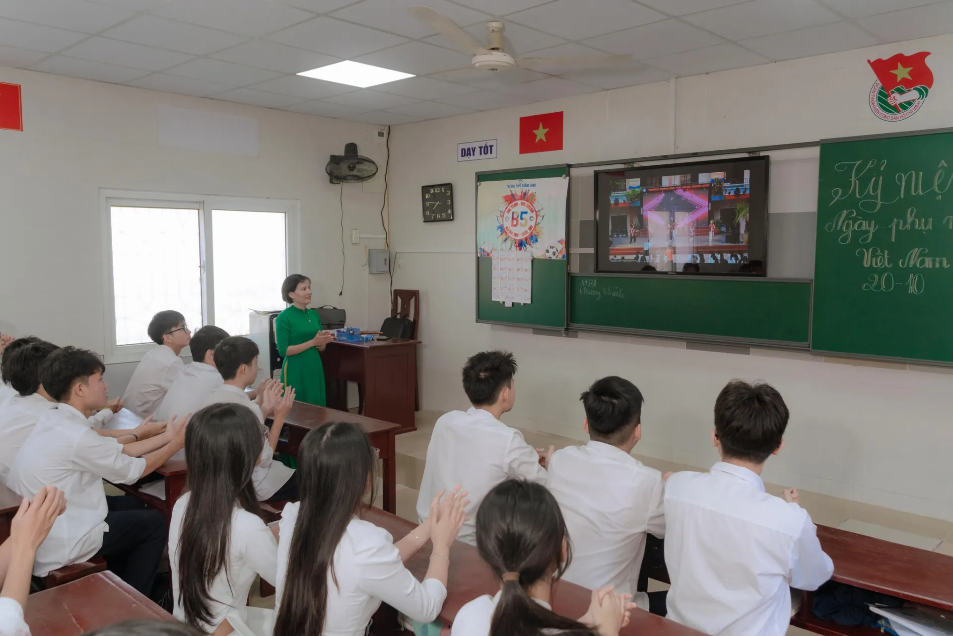 CHƯƠNG TRÌNH KỶ NIỆM 95 NGÀY PHỤ NỮ VIỆT NAM (20/10/1930-20/10/2025) VÀ TUYÊN TRUYỀN PHÁP LUẬT VỀ PHÒNG CHỐNG TỘI PHẠM LỪA ĐẢO TRÊN KHÔNG GIAN MẠNG, KỸ NĂNG PCCC, CỨU HỘ CỨU NẠN VÀ TRẬT TỰ ATGT CHO HS 26 28