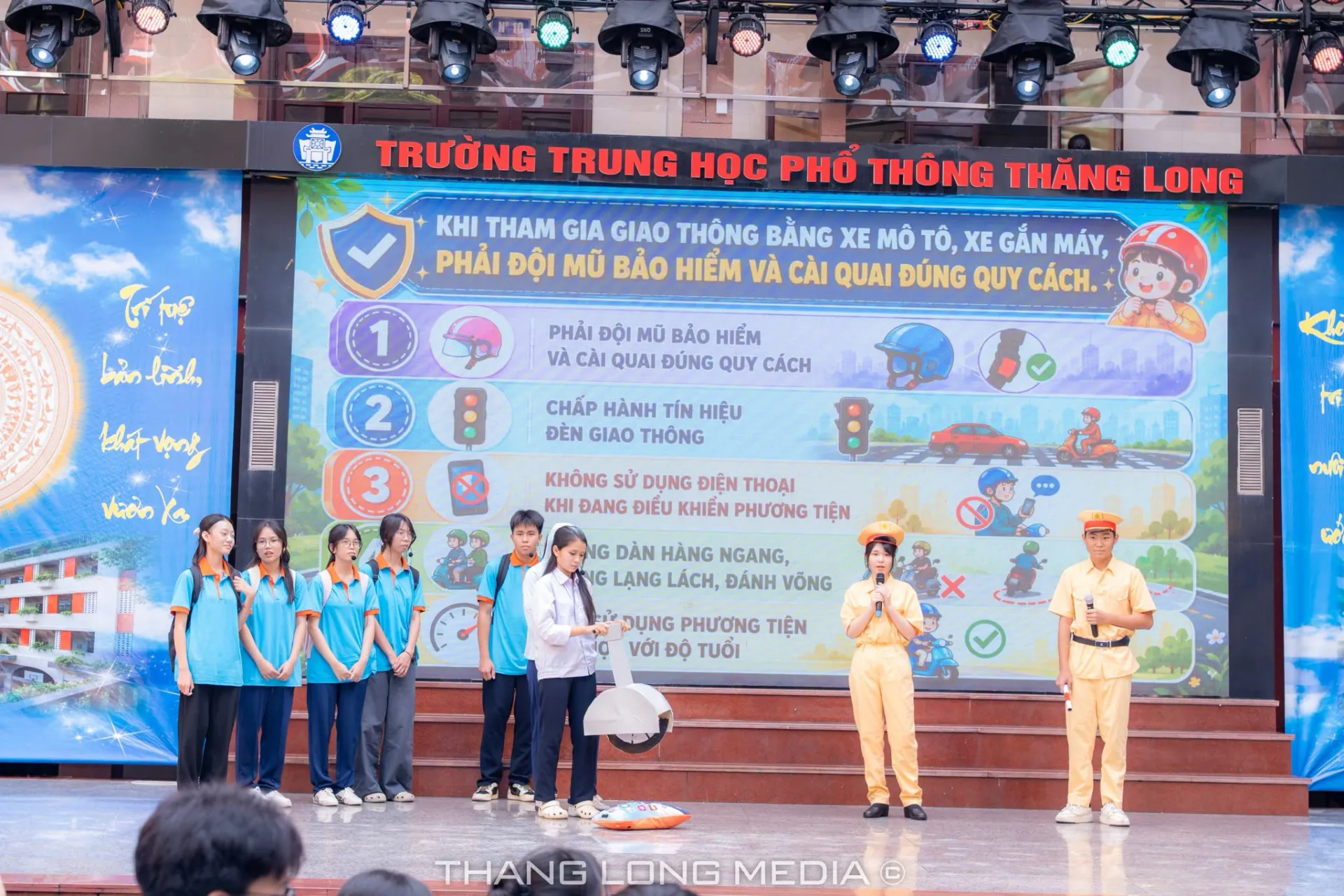 THPT Thăng Long tổ chức chương trình GALA Giáo dục Kỹ năng sống và Hướng nghiệp: Hành trang vững bước cho tương lai 10 10 10