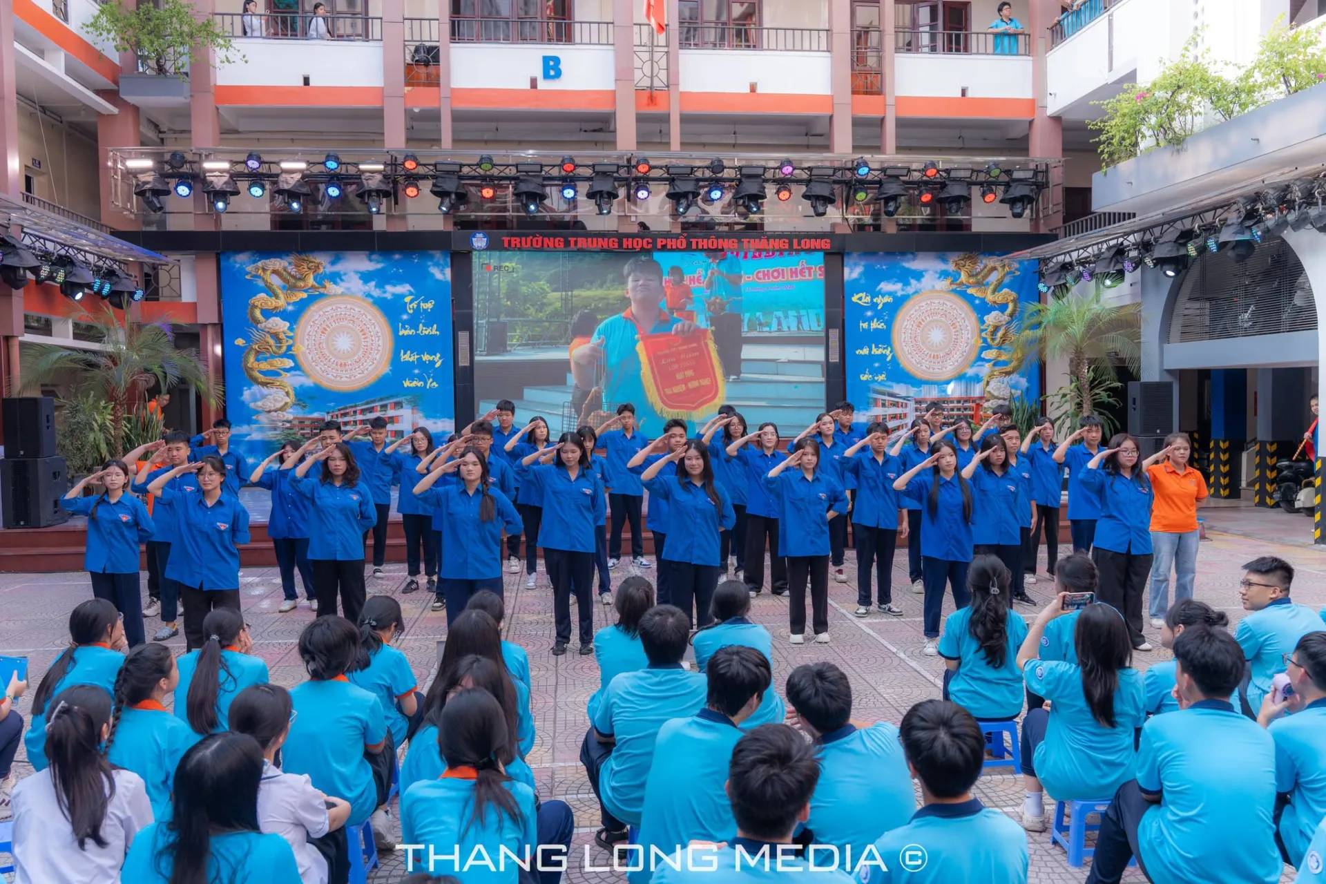 BÙNG NỔ NĂNG LƯỢNG VỚI GALA GIÁO DỤC KỸ NĂNG SỐNG, HƯỚNG NGHIỆP & DÂN VŨ 16 15 7
