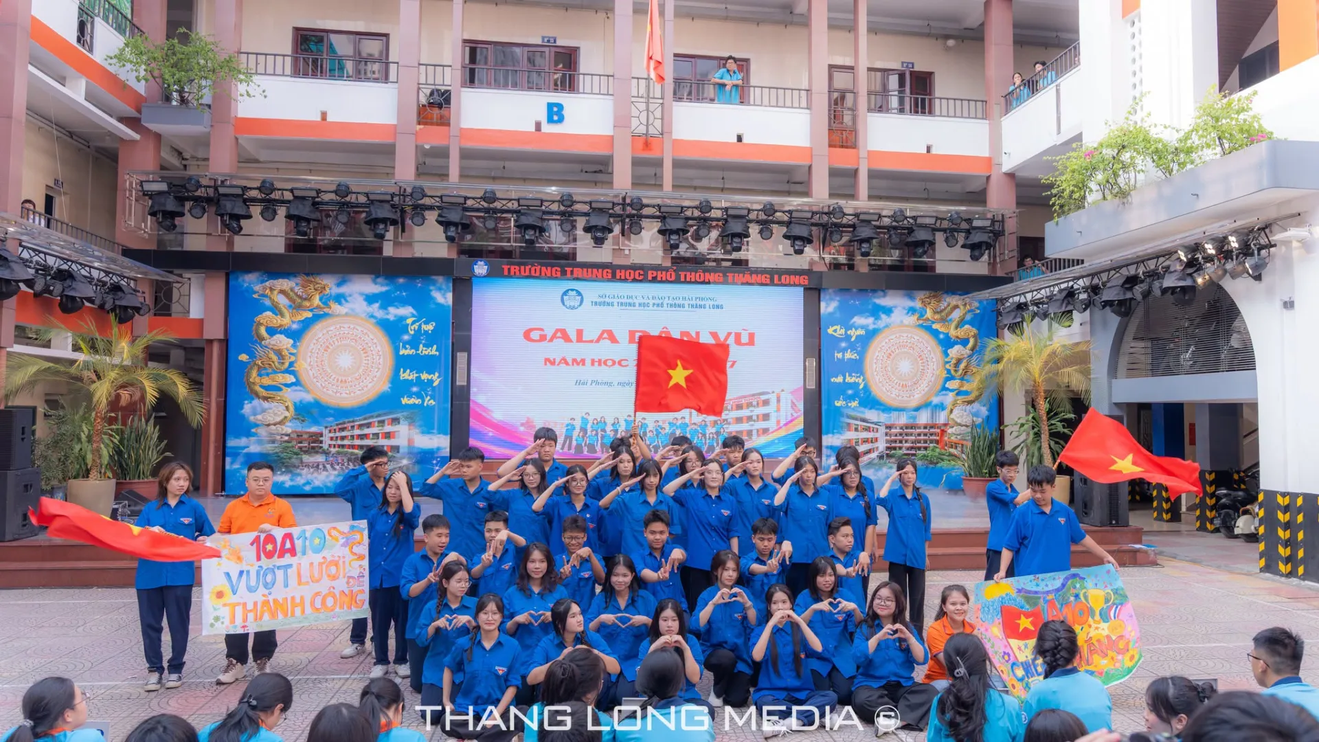 BÙNG NỔ NĂNG LƯỢNG VỚI GALA GIÁO DỤC KỸ NĂNG SỐNG, HƯỚNG NGHIỆP & DÂN VŨ 17 16 7