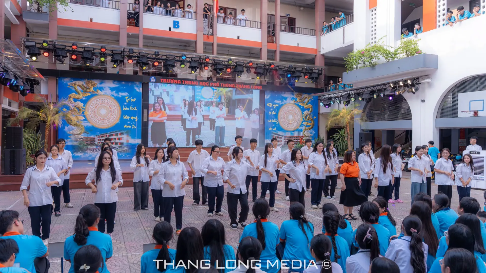 BÙNG NỔ NĂNG LƯỢNG VỚI GALA GIÁO DỤC KỸ NĂNG SỐNG, HƯỚNG NGHIỆP & DÂN VŨ 20 19 5