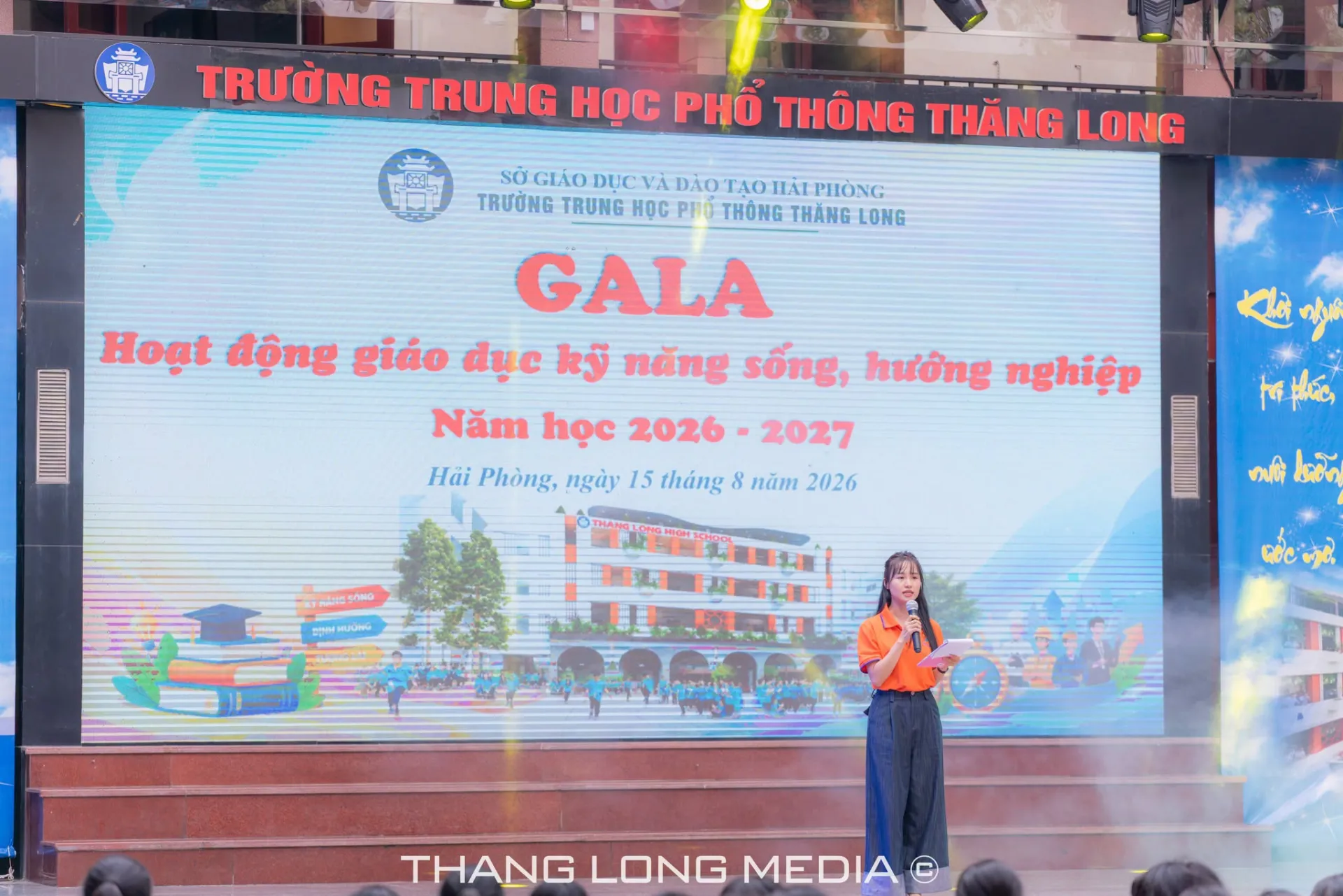 BÙNG NỔ NĂNG LƯỢNG VỚI GALA GIÁO DỤC KỸ NĂNG SỐNG, HƯỚNG NGHIỆP & DÂN VŨ 3 2 5