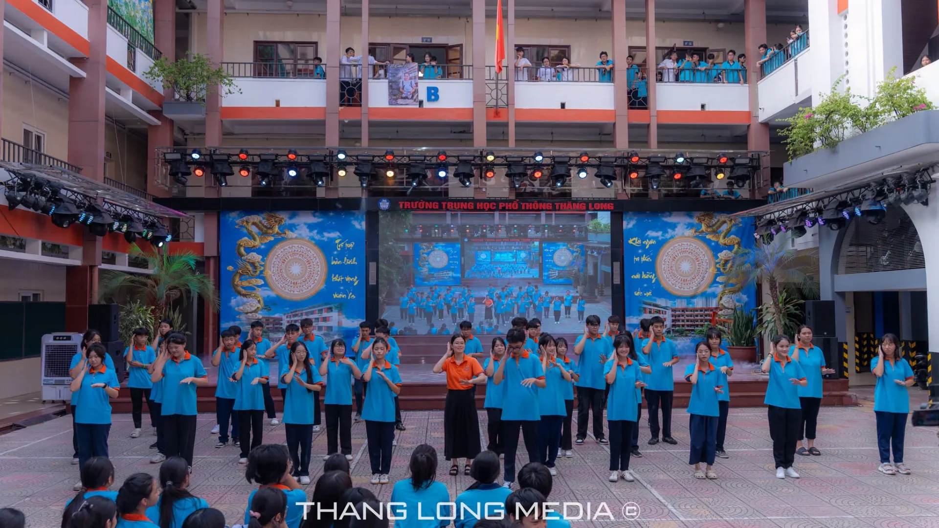 BÙNG NỔ NĂNG LƯỢNG VỚI GALA GIÁO DỤC KỸ NĂNG SỐNG, HƯỚNG NGHIỆP & DÂN VŨ 23 22 4