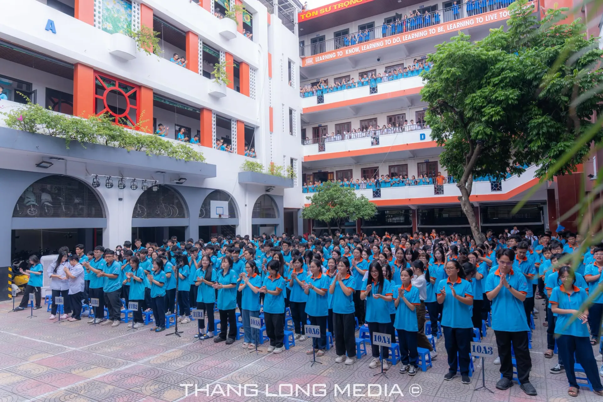 BÙNG NỔ NĂNG LƯỢNG VỚI GALA GIÁO DỤC KỸ NĂNG SỐNG, HƯỚNG NGHIỆP & DÂN VŨ 5 4 5