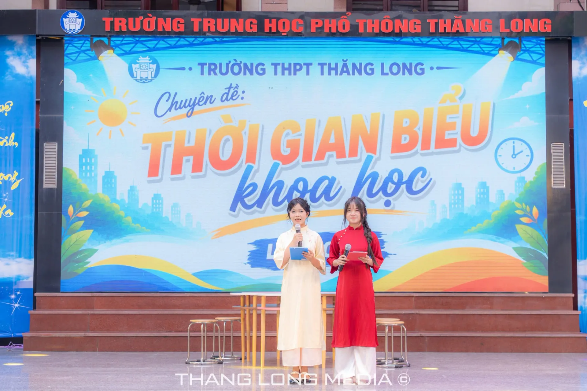 BÙNG NỔ NĂNG LƯỢNG VỚI GALA GIÁO DỤC KỸ NĂNG SỐNG, HƯỚNG NGHIỆP & DÂN VŨ 7 6 4