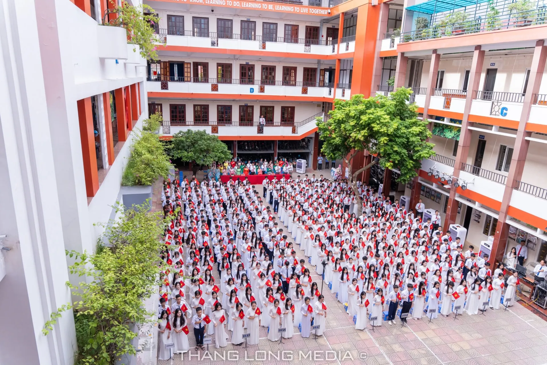 TRƯỜNG THPT THĂNG LONG LONG TRỌNG TỔ CHỨC LỄ KHAI GIẢNG NĂM HỌC 2026 – 2027 17 16 1