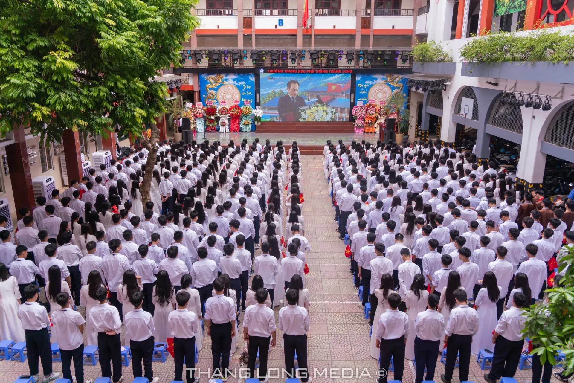 TRƯỜNG THPT THĂNG LONG LONG TRỌNG TỔ CHỨC LỄ KHAI GIẢNG NĂM HỌC 2026 – 2027 19 18 1