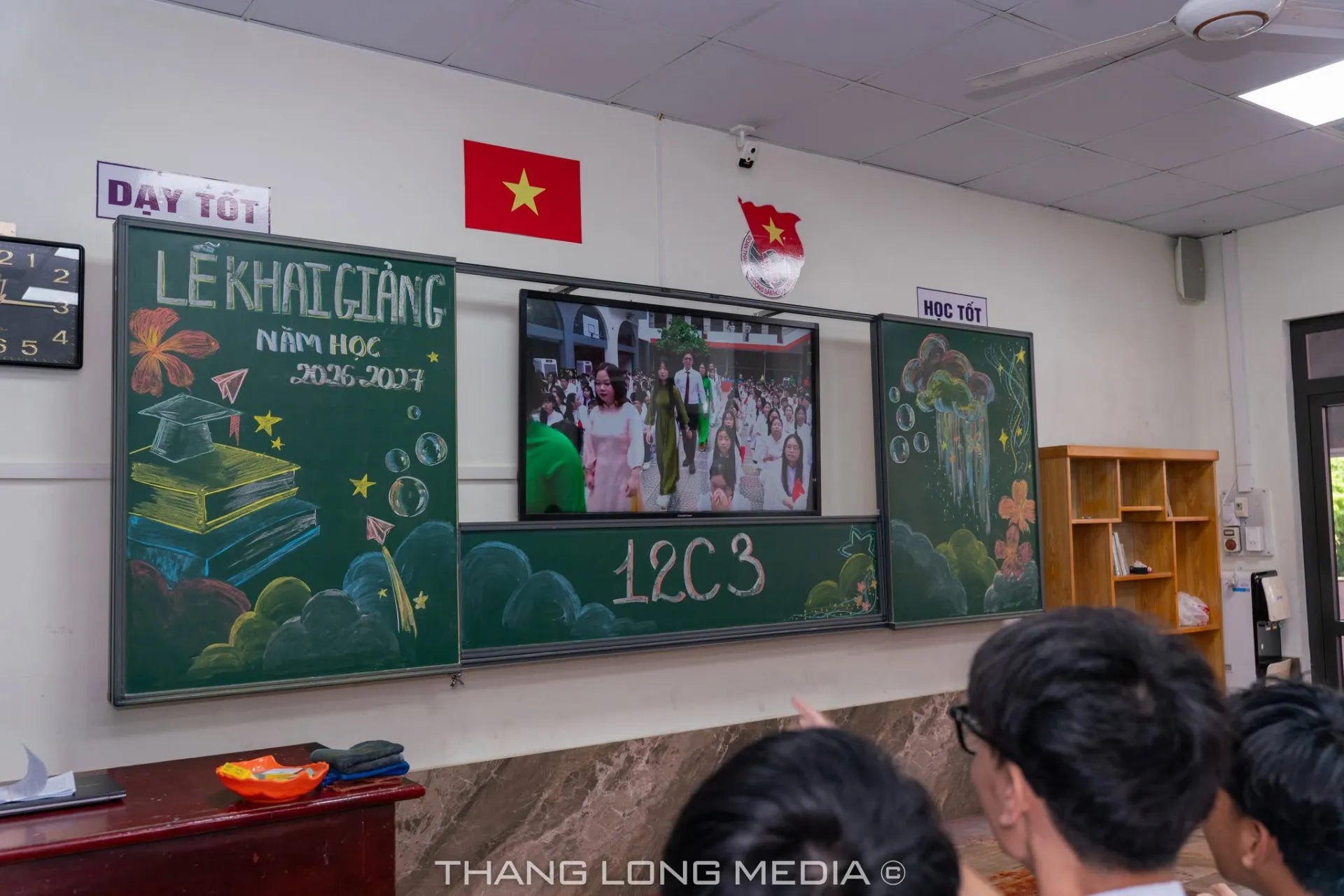 TRƯỜNG THPT THĂNG LONG LONG TRỌNG TỔ CHỨC LỄ KHAI GIẢNG NĂM HỌC 2026 – 2027 20 19 1