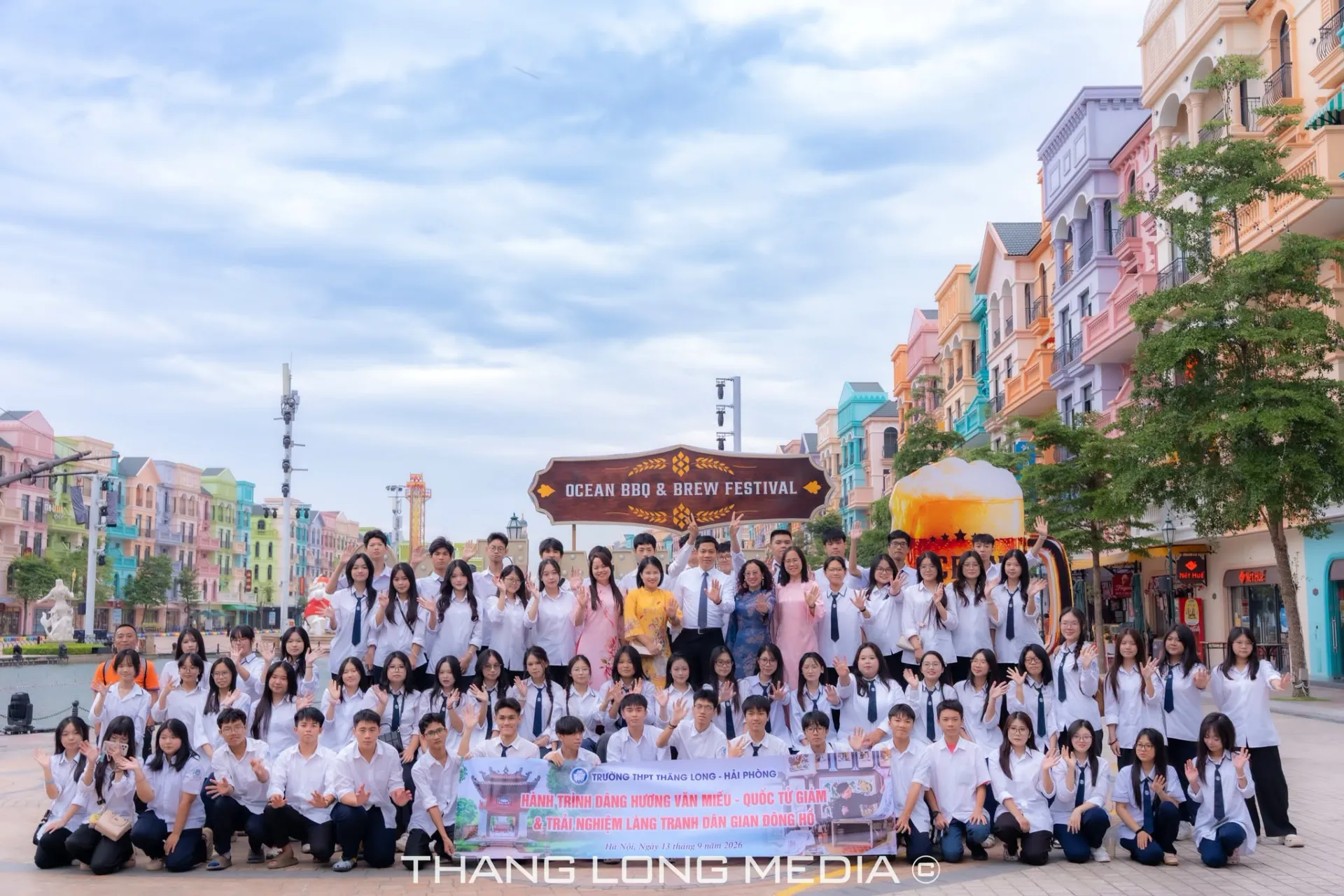 THPT Thăng Long tổ chức hoạt động giáo dục truyền thống: Dâng hương Văn Miếu – Quốc Tử Giám và trải nghiệm văn hóa tranh Đông Hồ 20 24 1
