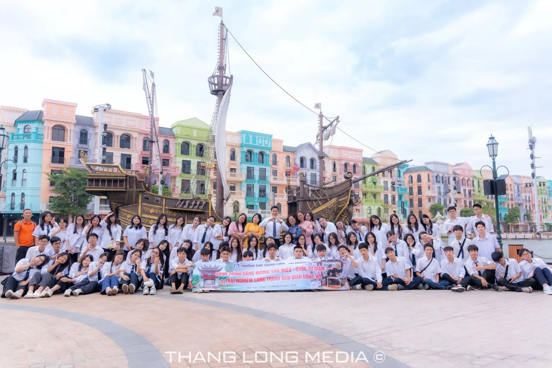 THPT Thăng Long tổ chức hoạt động giáo dục truyền thống: Dâng hương Văn Miếu – Quốc Tử Giám và trải nghiệm văn hóa tranh Đông Hồ 21 25 2