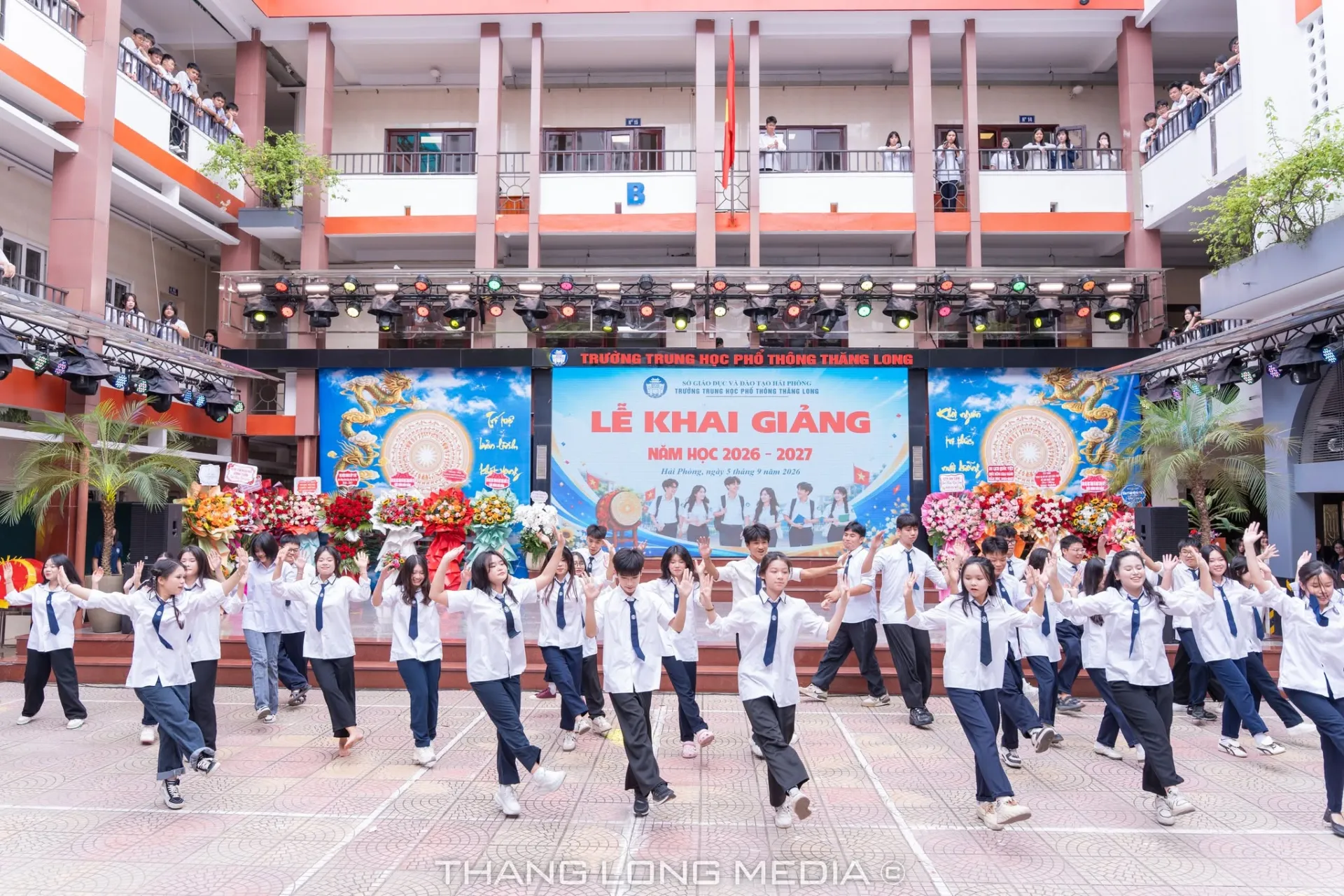 TRƯỜNG THPT THĂNG LONG LONG TRỌNG TỔ CHỨC LỄ KHAI GIẢNG NĂM HỌC 2026 – 2027 32 36
