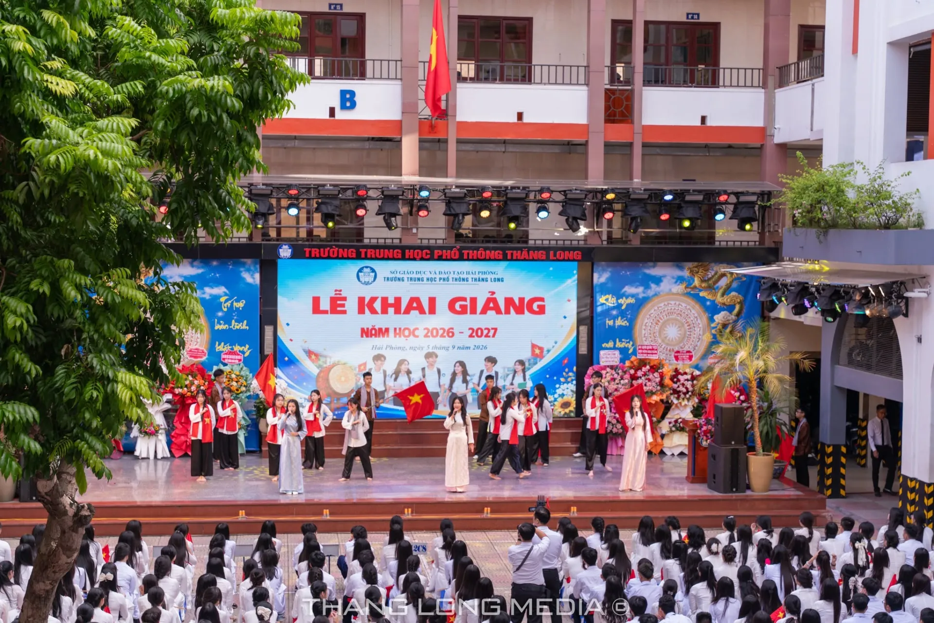 TRƯỜNG THPT THĂNG LONG LONG TRỌNG TỔ CHỨC LỄ KHAI GIẢNG NĂM HỌC 2026 – 2027 7 5