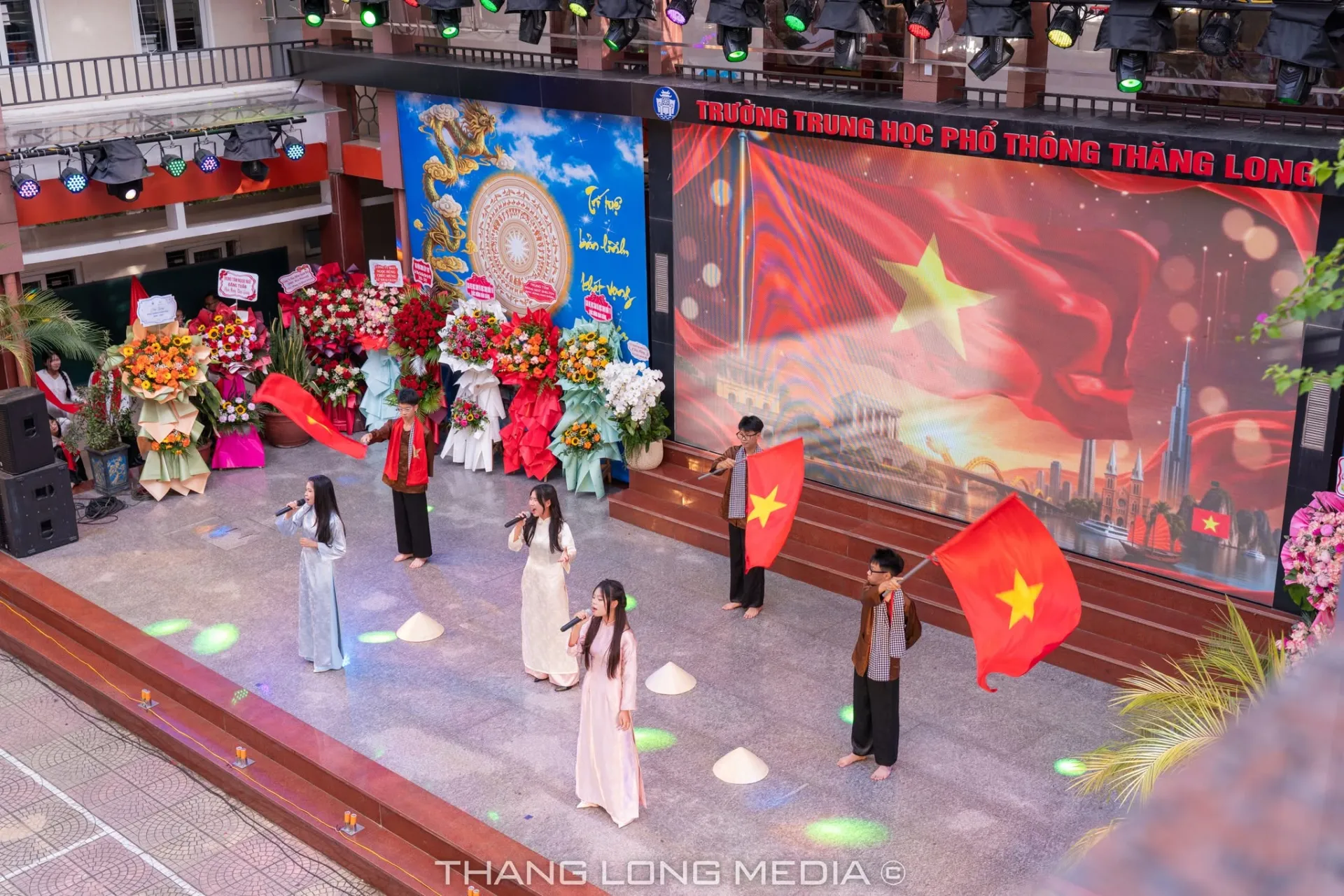 TRƯỜNG THPT THĂNG LONG LONG TRỌNG TỔ CHỨC LỄ KHAI GIẢNG NĂM HỌC 2026 – 2027 8 6