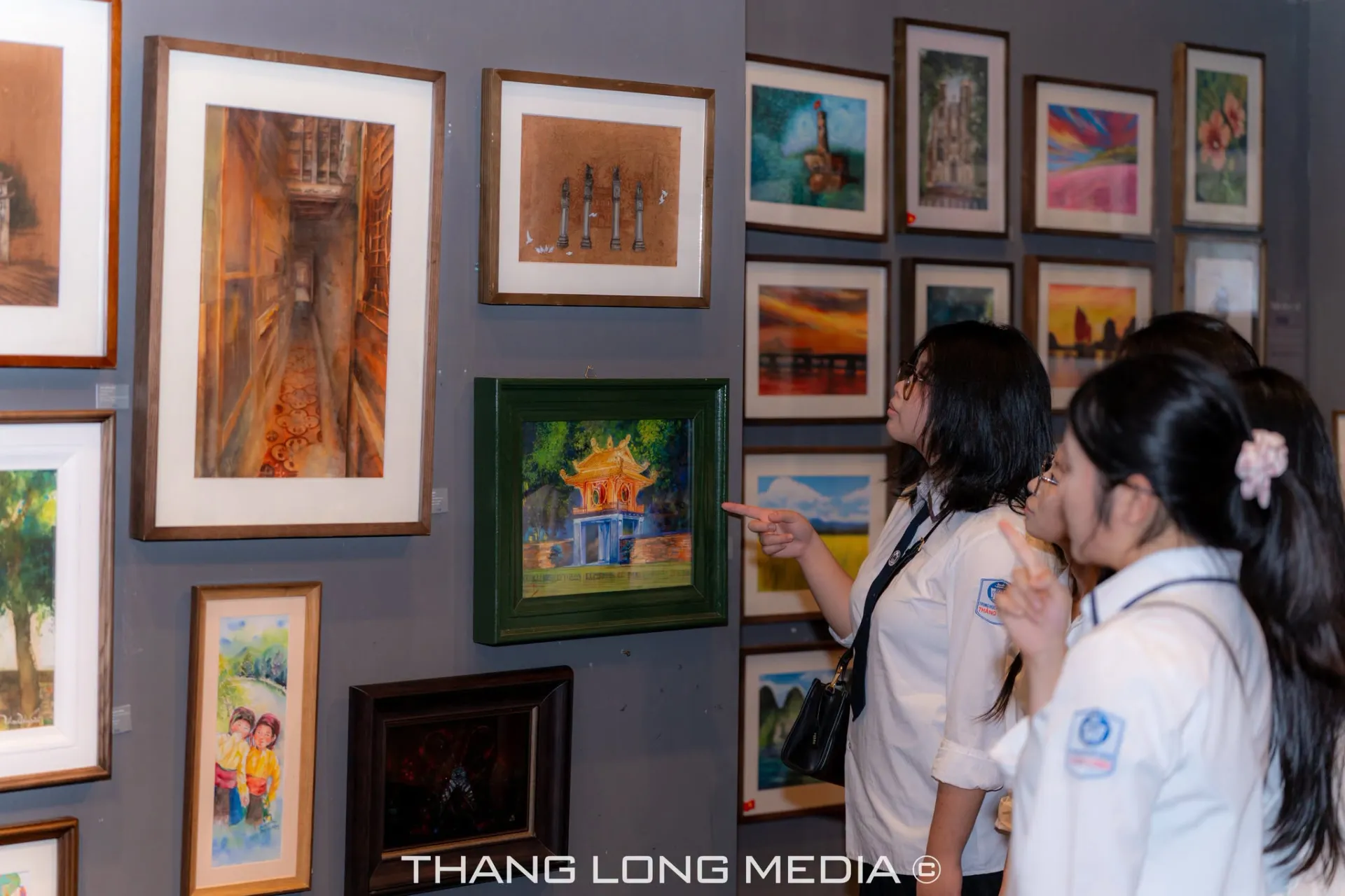 THPT Thăng Long tổ chức hoạt động giáo dục truyền thống: Dâng hương Văn Miếu – Quốc Tử Giám và trải nghiệm văn hóa tranh Đông Hồ 5 8 1