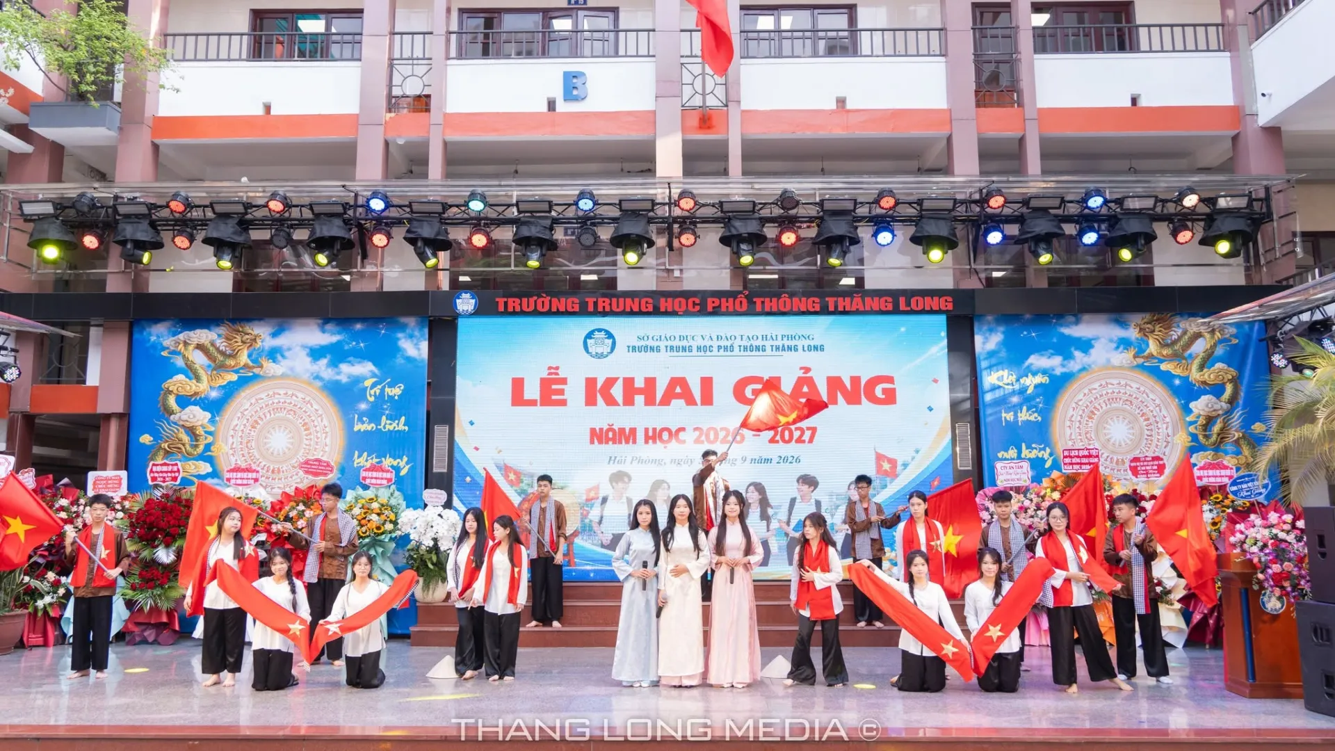 TRƯỜNG THPT THĂNG LONG LONG TRỌNG TỔ CHỨC LỄ KHAI GIẢNG NĂM HỌC 2026 – 2027 10 8
