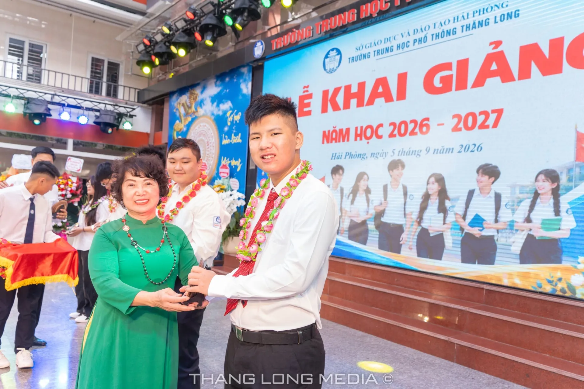 TRƯỜNG THPT THĂNG LONG LONG TRỌNG TỔ CHỨC LỄ KHAI GIẢNG NĂM HỌC 2026 – 2027 11 9