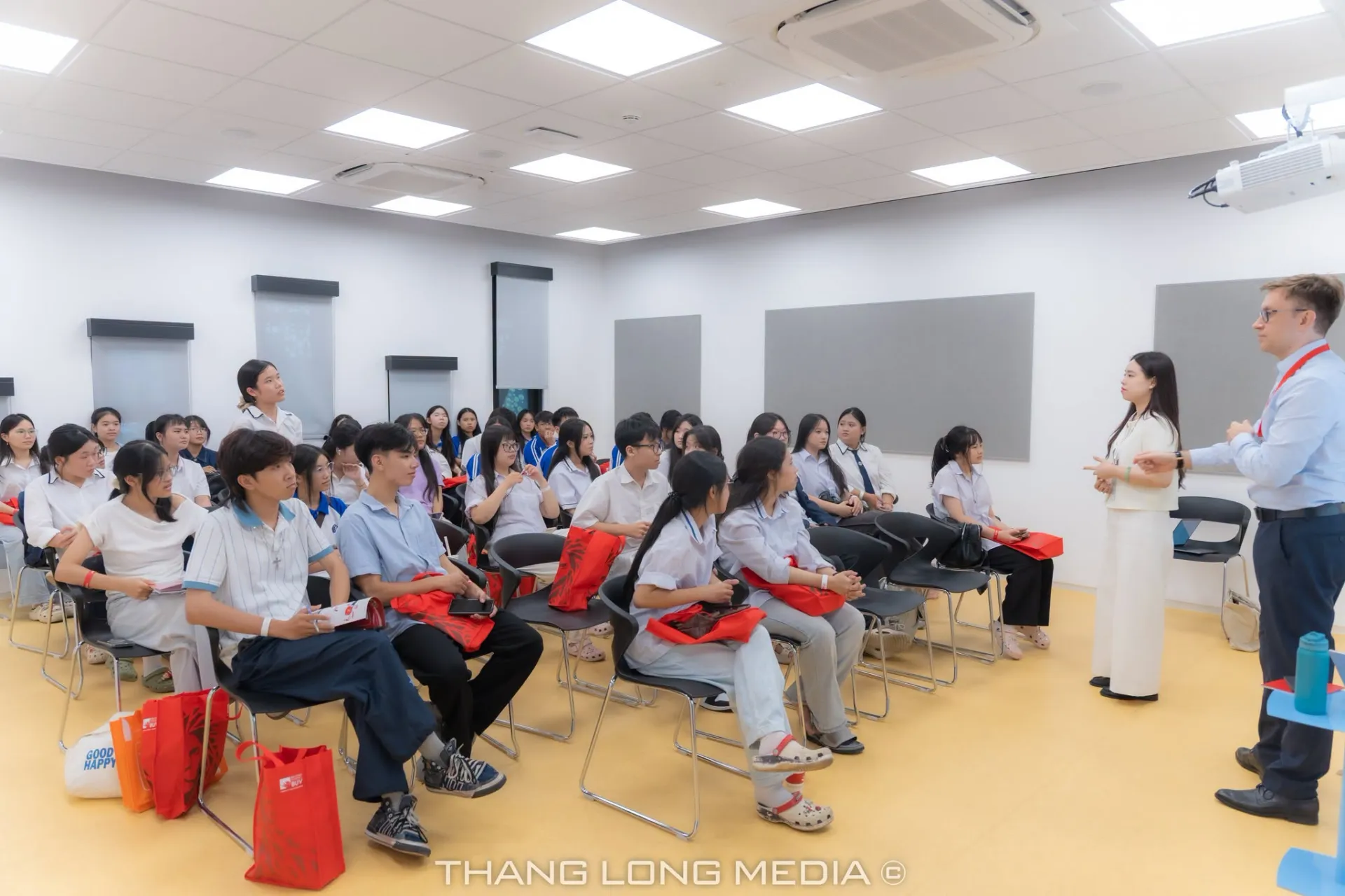 TRẢI NGHIỆM HƯỚNG NGHIỆP – KHÁM PHÁ MÔI TRƯỜNG CHUẨN QUỐC TẾ TẠI ĐẠI HỌC ANH QUỐC VIỆT NAM 15 13 1