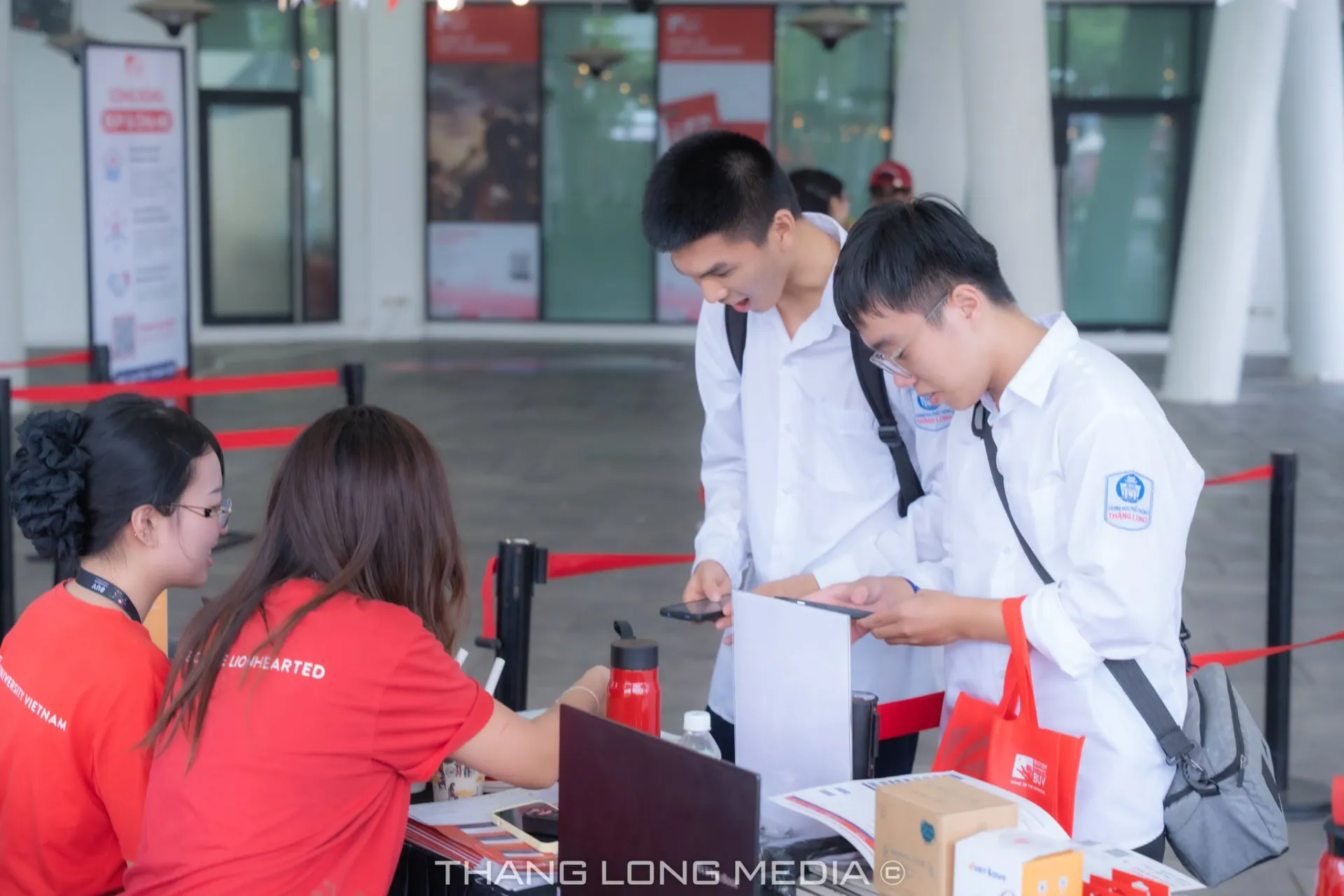 TRẢI NGHIỆM HƯỚNG NGHIỆP – KHÁM PHÁ MÔI TRƯỜNG CHUẨN QUỐC TẾ TẠI ĐẠI HỌC ANH QUỐC VIỆT NAM 20 18